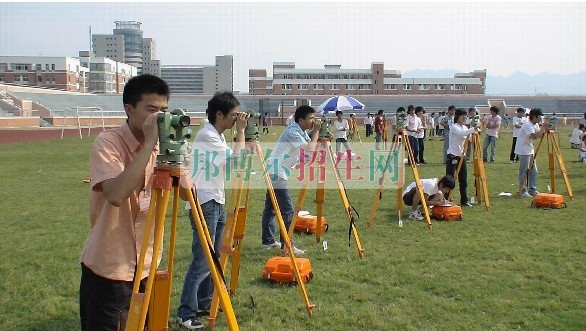 重慶建筑高級技工學(xué)校2016年報名條件、招生對象