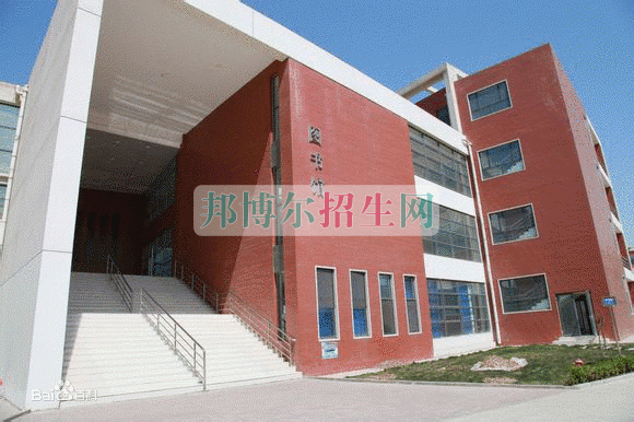 河北軌道運(yùn)輸職業(yè)技術(shù)學(xué)院招生辦聯(lián)系電話(huà)