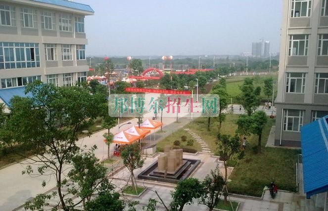 長江工程職業(yè)技術(shù)學院招生辦聯(lián)系電話
