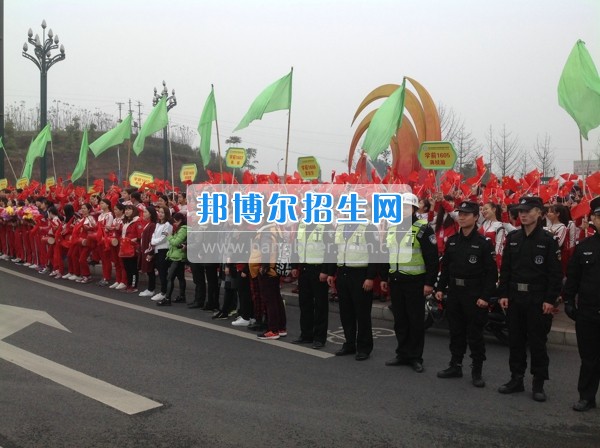 四川省宜賓市南溪區(qū)職業(yè)高級(jí)中學(xué)校學(xué)前教育齊拉練，共踏春風(fēng)迎春景