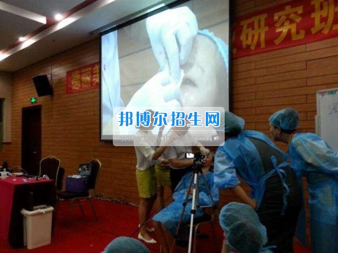 成都美容技術(shù)比較好的大專學校
