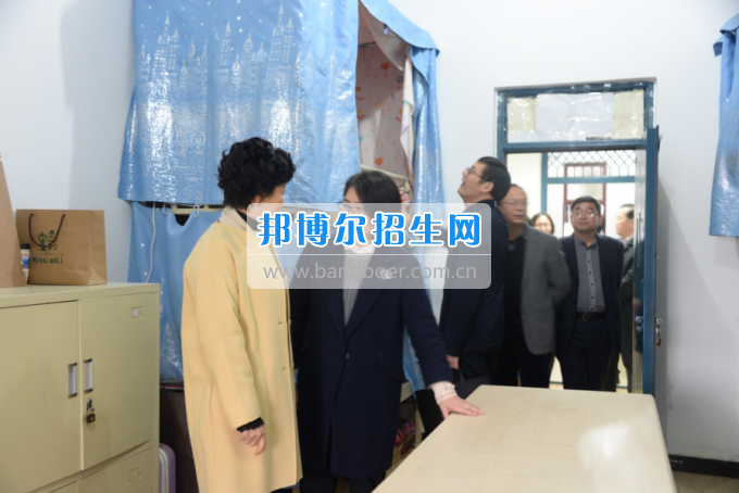 市委常委、宣傳部長(zhǎng)潘梅到川南幼兒師范高等?？茖W(xué)校調(diào)研思想政治工作