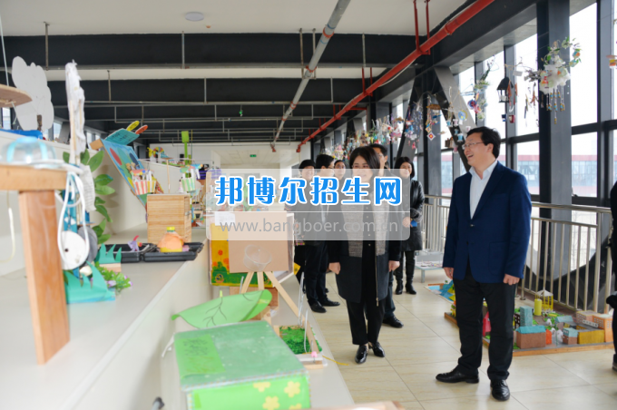 川南幼兒師范高等?？茖W(xué)校作“互聯(lián)網(wǎng)+教育”專題報(bào)告