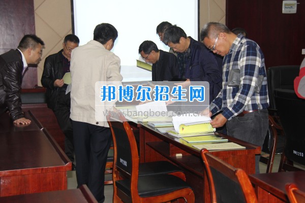 四川省德陽市師培機構(gòu)負(fù)責(zé)人來重慶市江津區(qū)師范進修學(xué)?？疾旖處熃逃ぷ? width=