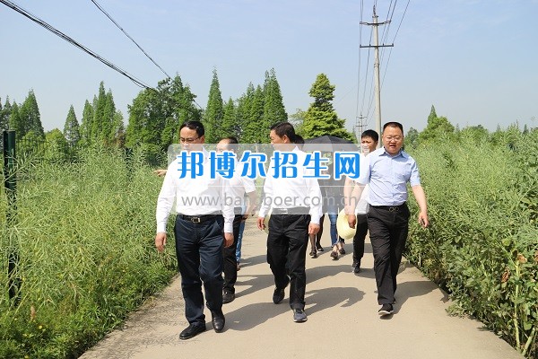 2017年成都農(nóng)業(yè)科技職業(yè)學(xué)院召開(kāi)“校地合作、共建園區(qū)”專(zhuān)題會(huì)