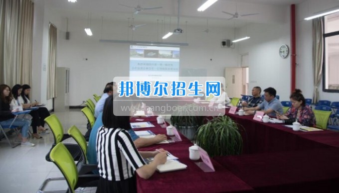 四川省一帶一路促進(jìn)會會長林忠清一行來四川省經(jīng)濟(jì)管理學(xué)校參觀考察，共同商建“一帶一路國際職業(yè)教育中心”