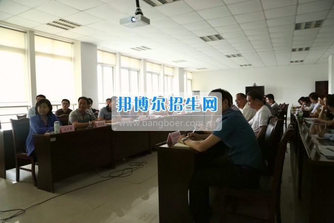 四川師范大學(xué)成都學(xué)院召開(kāi)會(huì)議推進(jìn)專業(yè)評(píng)估工作