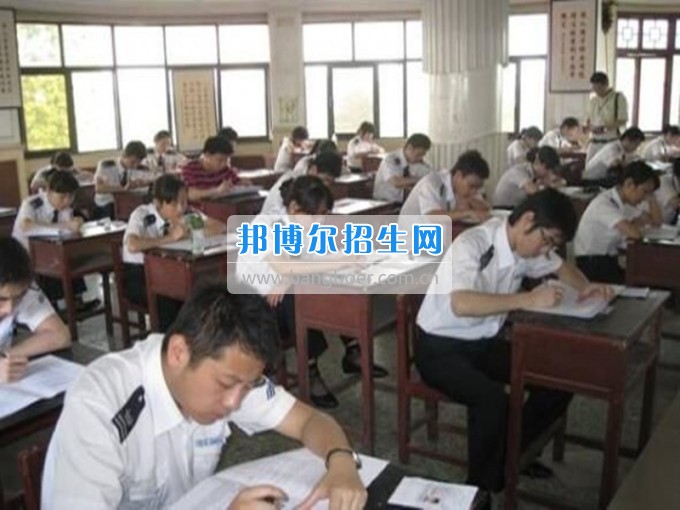 2017年春民航業(yè)特有工種職業(yè)技能鑒定在綿陽航空職業(yè)學(xué)校舉行。