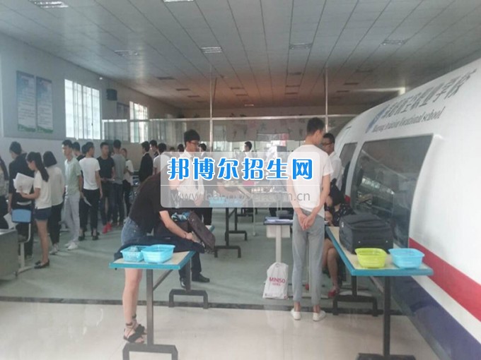 2017年春民航業(yè)特有工種職業(yè)技能鑒定在綿陽航空職業(yè)學(xué)校舉行。