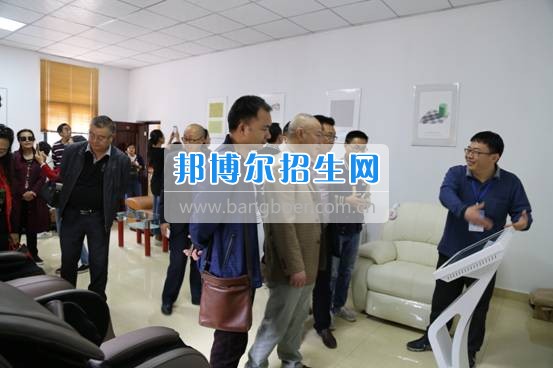 涼山州高級職業(yè)技術(shù)學校接待州級機關和單位參觀指導院校