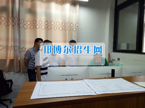 中鐵四局集團重慶分公司領(lǐng)導親臨重慶交通職業(yè)學院慰問培訓職工
