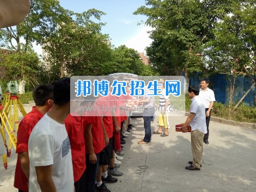 中鐵四局集團重慶分公司領(lǐng)導親臨重慶交通職業(yè)學院慰問培訓職工