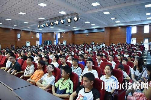 成都溫江區(qū)燎原職業(yè)技術(shù)學校2020年報名條件、招生要求、招生對象