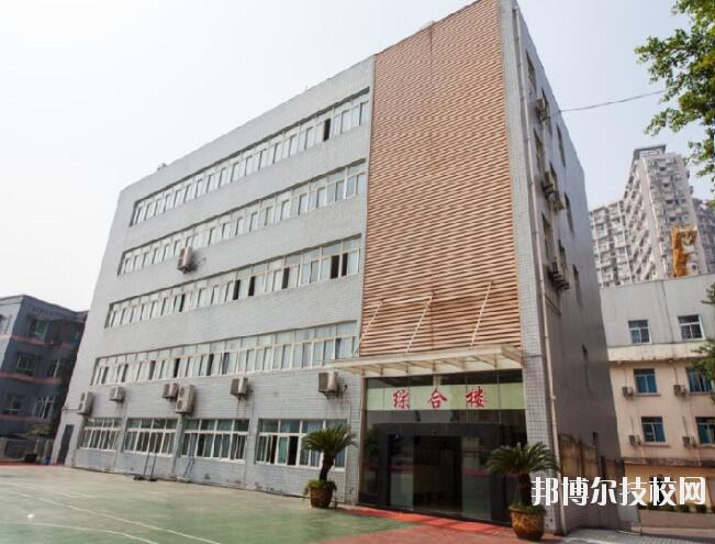 重慶建筑高級(jí)技工學(xué)校2020年報(bào)名條件、招生要求、招生對(duì)象