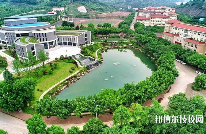 重慶女子職業(yè)高級中學(xué)2020年報(bào)名條件、招生要求、招生對象