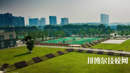 重慶城市建設(shè)技工學(xué)校2020年報(bào)名條件、招生要求、招生對(duì)象
