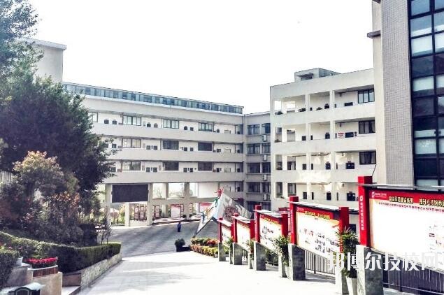 重慶輕工業(yè)學(xué)校2020年報(bào)名條件、招生要求、招生對(duì)象