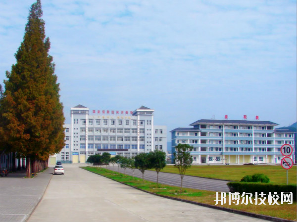 石泉縣職業(yè)教育中心2020年報名條件、招生要求、招生對象