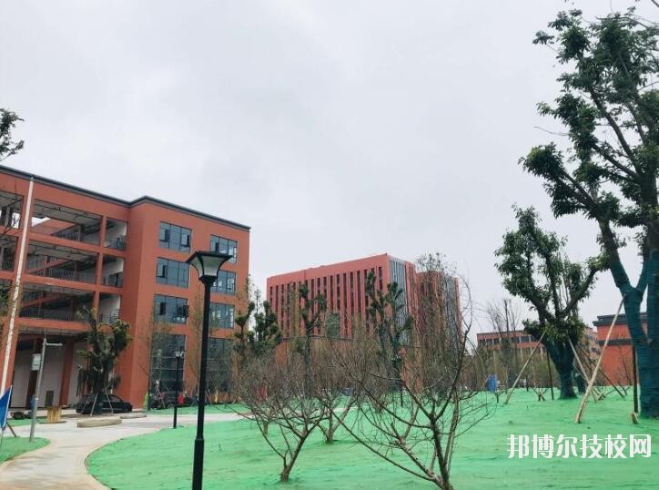 重慶五一高級技工學校2020年報名條件、招生要求、招生對象