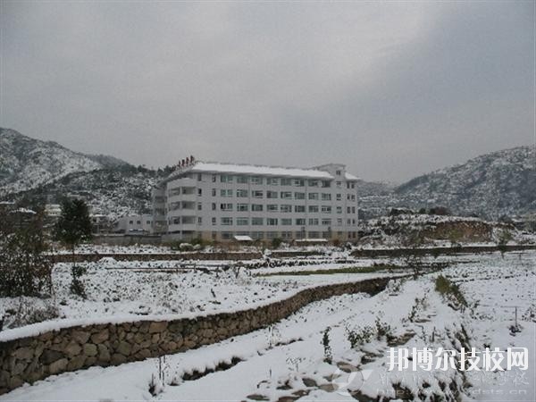 樂清市雁蕩山旅游學(xué)校2020年學(xué)費、收費多少 