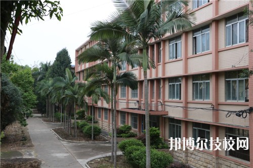 南寧工貿(mào)職業(yè)技術(shù)學(xué)校怎么樣、好不好