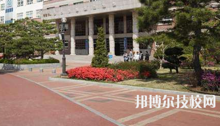 張掖市育才技工學(xué)校2020年報(bào)名條件、招生要求、招生對(duì)象