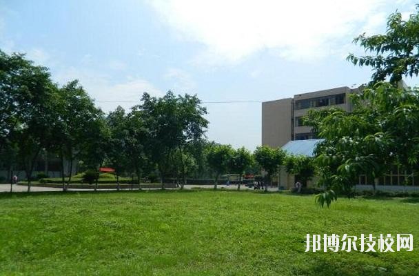 成都廣播電視中等專業(yè)學(xué)校2020年報(bào)名條件、招生要求、招生對象