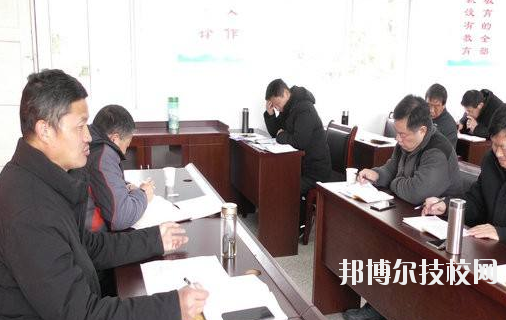臨安市中等職業(yè)技術學校2020年報名條件、招生要求、招生對象