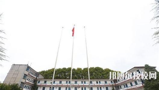 貴陽(yáng)鐵路工程學(xué)校2020年報(bào)名條件、招生要求、招生對(duì)象