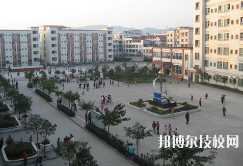 重慶企業(yè)管理學(xué)校2020年報名條件、招生要求、招生對象