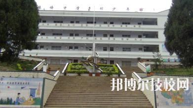 普定職業(yè)技術(shù)學校2020年招生辦聯(lián)系電話