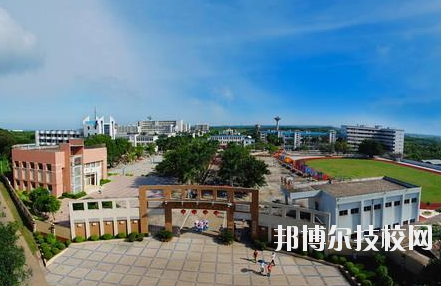 重慶青山工業(yè)技工學(xué)校2020年報(bào)名條件、招生要求、招生對(duì)象