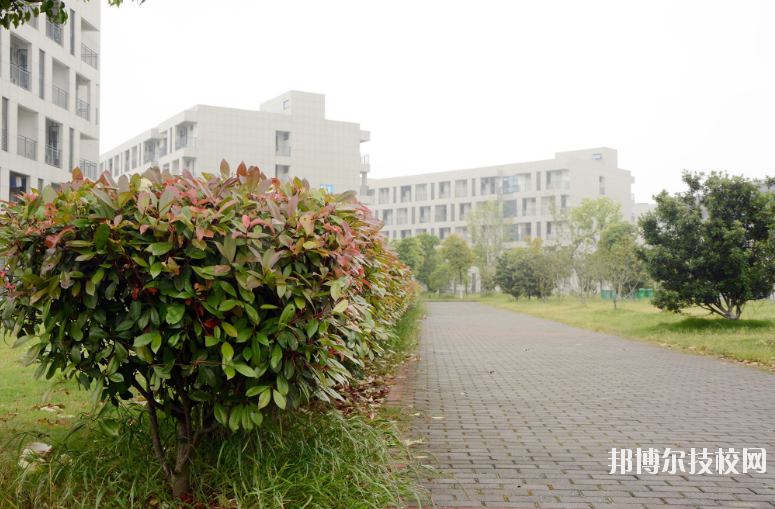 江蘇丹陽中等專業(yè)學校2020年報名條件、招生要求、招生對象