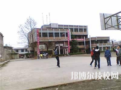 貴州龍里中等職業(yè)學(xué)校2020年報(bào)名條件、招生要求、招生對(duì)象