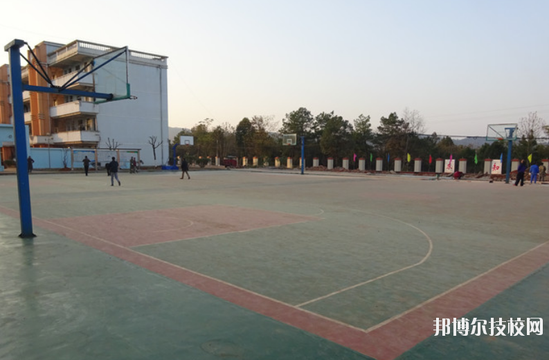 泰和中等專業(yè)學校2020年報名條件、招生要求、招生對象 