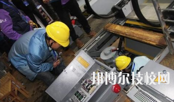 武威信息工程學(xué)校2020年學(xué)費、收費多少