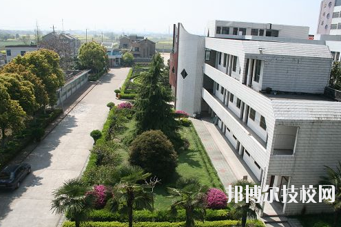 泰州博日電腦技術學校2020年報名條件、招生要求、招生對象