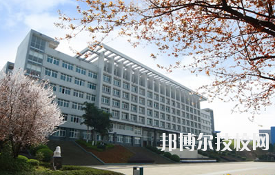 重慶三峽衛(wèi)生學(xué)校2020年報(bào)名條件、招生要求、招生對(duì)象