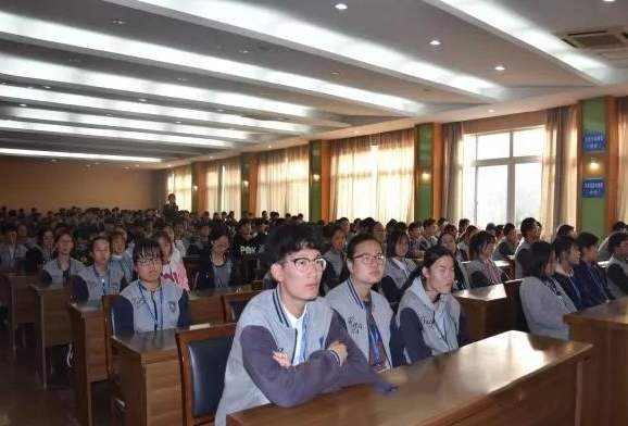 江陰華姿中等專業(yè)學(xué)校2020年報(bào)名條件、招生要求、招生對(duì)象