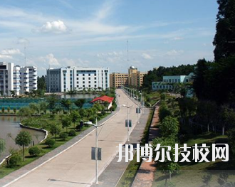 重慶益民技工學(xué)校2020年報(bào)名條件、招生要求、招生對象