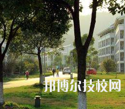 重慶第二財(cái)貿(mào)學(xué)校怎么樣、好不好