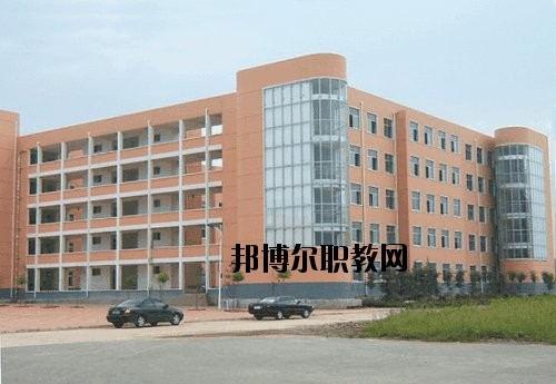 祿勸職業(yè)高級中學(xué)2020年報名條件、招生要求、招生對象