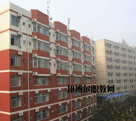 重慶機(jī)電工業(yè)學(xué)校2020年報名條件、招生要求、招生對象