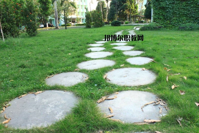 仙桃金園職業(yè)高級(jí)中學(xué)2020年招生辦聯(lián)系電話(huà)