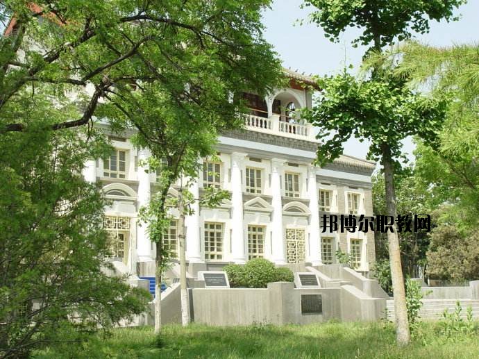 鶴峰職業(yè)技術(shù)學(xué)校怎么樣、好不好