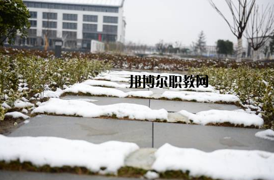 江蘇高港中等專業(yè)學(xué)校2020年報名條件、招生要求、招生對象