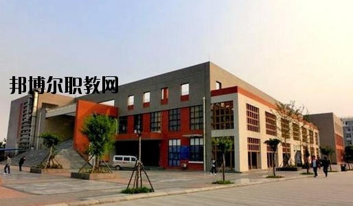 貴陽市經(jīng)濟貿(mào)易中等專業(yè)學(xué)校2020年報名條件、招生要求、招生對象