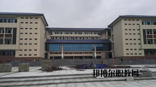 達州風華職業(yè)技術學校2020年招生辦聯系電話