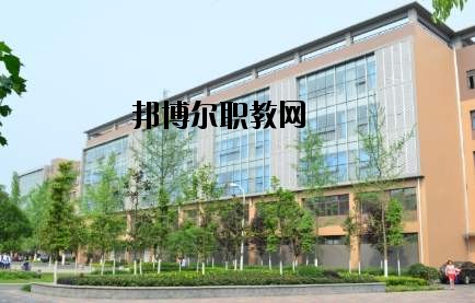 成都市恒輝技工學(xué)校2020年報(bào)名條件、招生要求、招生對象