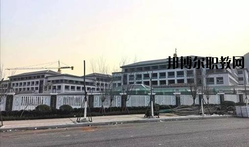 南充數(shù)控工程學(xué)校2020年招生辦聯(lián)系電話(huà)